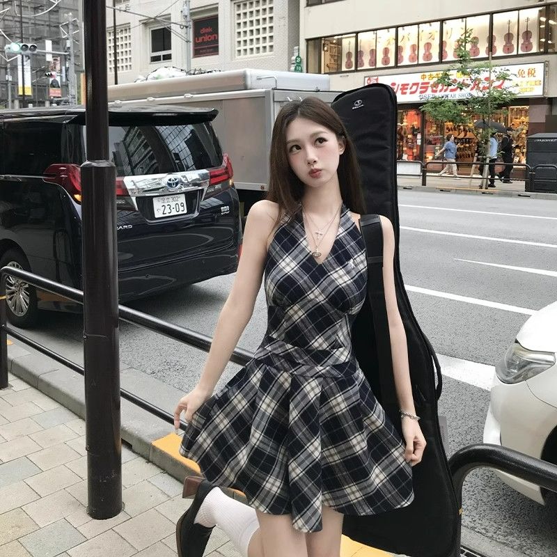 FA25680# 学院风v领无袖格子背心连衣裙女夏季辣妹收腰气质短裙 服裝批發女裝批發服飾貨源 服裝批發女裝批發服飾貨源