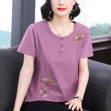 批发<b class='q'>妈妈装</b>2026春季新款短袖女士T恤刺绣小众设计宽松显瘦拼接<b class='q'>上衣</b>