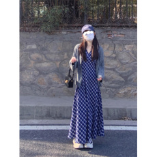 批发实价有货法式高级格纹无袖挂脖<b class='q'>连衣裙</b>女春季收腰显瘦包臀长裙套装