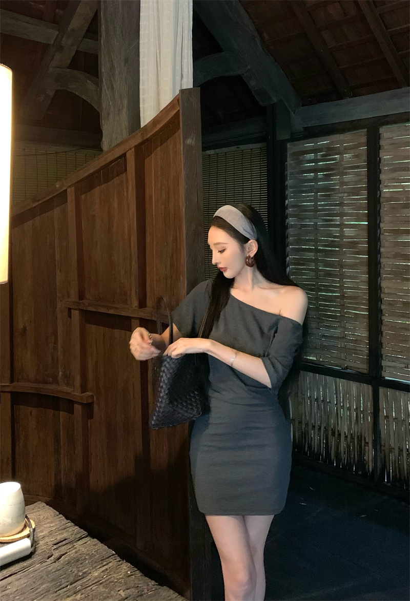 실사 정가 패션 레트로 품격 섹시함 핫걸 비스듬한 어깨 점프 슈트 미니 스커트