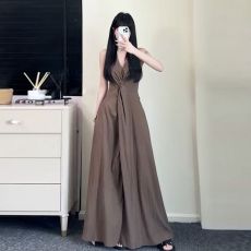 批发法式气质御姐风V领连衣裙女夏季海边度假<b class='q'>吊带</b>挂脖<b class='q'>长裙</b>