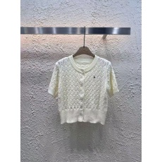 批发高品质2025春季新款装饰logo刺绣圆领单排扣针织开衫<b class='q'>短袖</b>百搭上衣