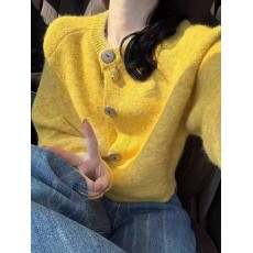 批发小个子软糯宽松<b class='q'>黄色</b>针织开衫女秋冬季穿搭短款慵懒风毛衣外套