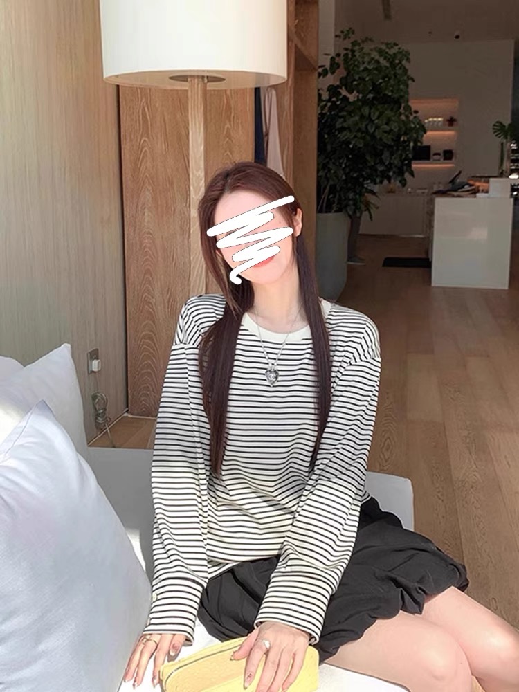 봄 새로운 한 부서 고급 센스 스트라이프 티셔츠 여성 긴 소매 디자인 센스 다용도 라운드 넥 맨위