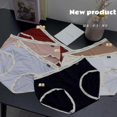 批发3条装<b class='q'>内裤</b>女夏季<b class='q'>冰</b><b class='q'>丝</b><b class='q'>无</b><b class='q'>痕</b>纯棉档抑菌日系简约中腰女生短裤