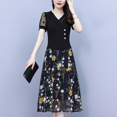 批发大码女装2026<b class='q'>夏</b>季韩版胖mm波点网纱印花拼接洋气遮肚法式连衣裙女