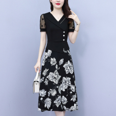 批发大码女装2026<b class='q'>夏</b>季韩版胖mm波点网纱印花拼接洋气遮肚修身连衣裙女