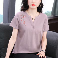 批发2026新款<b class='q'>妈妈装</b>短袖女士T恤遮肚v领刺绣设计宽松显瘦拼接<b class='q'>上衣</b>女装