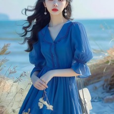 批发法式茶歇绝美蓝色泡泡袖<b class='q'>连衣裙</b>收腰2026夏季新款海边度假气质长裙