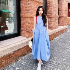 批发度假风气质蓝色<b class='q'>背心</b>连衣裙女夏季新款收腰显瘦a字长裙