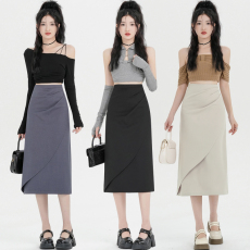 批发时尚灰色褶皱半身裙<b class='q'>中长款</b>2026春夏新款通勤遮胯显瘦不规则长裙子