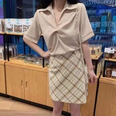 批发韩版V领衬衫设计感小众洋气时尚<b class='q'>短袖</b>衬衣上衣女