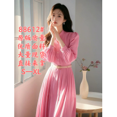 批发气质名媛时尚粉色连衣裙女装2026春季新款设计感百褶轻熟法式长裙
