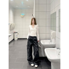 批发手感柔纯欲风设计感V领蕾丝衫秋季修身内搭上衣