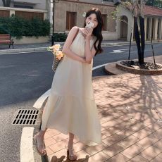 批发米白色吊带<b class='q'>连衣裙</b>女2026<b class='q'>夏</b>季新款法式高级感气质超仙海边度假长裙