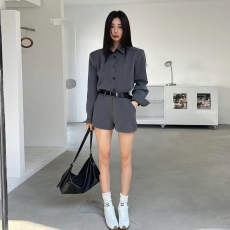 批发2026早秋肌理感<b class='q'>衬衫</b>短裤套装<b class='q'>女</b>翻领长袖<b class='q'>衬衣</b>高腰短裤配腰带两件套