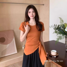 批发不规则开叉绑带圆领短袖正肩t恤女夏季修身设计感别致绝美小上衣