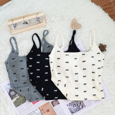 批发<b class='q'>秋</b>季新款女网红细肩带方领一体杯磨毛螺纹吊带显瘦百搭背心打底衫