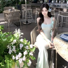 批发实拍实价~薄荷曼波风包臀吊带连衣裙不对称立体花朵紧身度假长裙