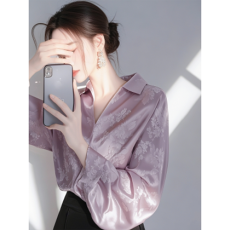 批发今年爆款紫色缎面提花衬衫女款2026早春新款独特漂亮法式<b class='q'>长袖</b>上衣