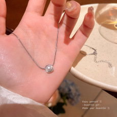 批发轻奢小众高级感简约小方块珍珠项链女韩系爆款百搭气质锁骨链颈链