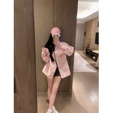 批发2026春<b class='q'>秋</b>粉色洗水磨破牛仔外套