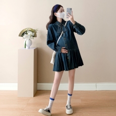 批发实拍现 2026新款孕妇装春装长袖牛仔<b class='q'>蝴蝶结</b>百褶<b class='q'>连衣裙</b>