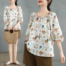 批发实拍<b class='q'>娃娃衫</b>上衣女夏新款宽松法式甜美V领灯笼袖百搭童趣印花衬衫