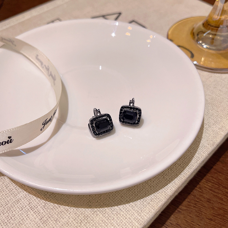 CX13375# 最便宜饰品批发  欧美复古黑色方块锆石耳扣耳钉女轻奢小众高级设计感双面耳环耳饰