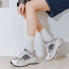 批发现货袜子女中筒袜2025春夏可爱卡通<b class='q'>白色</b>棉袜外穿搭配小白鞋的长袜