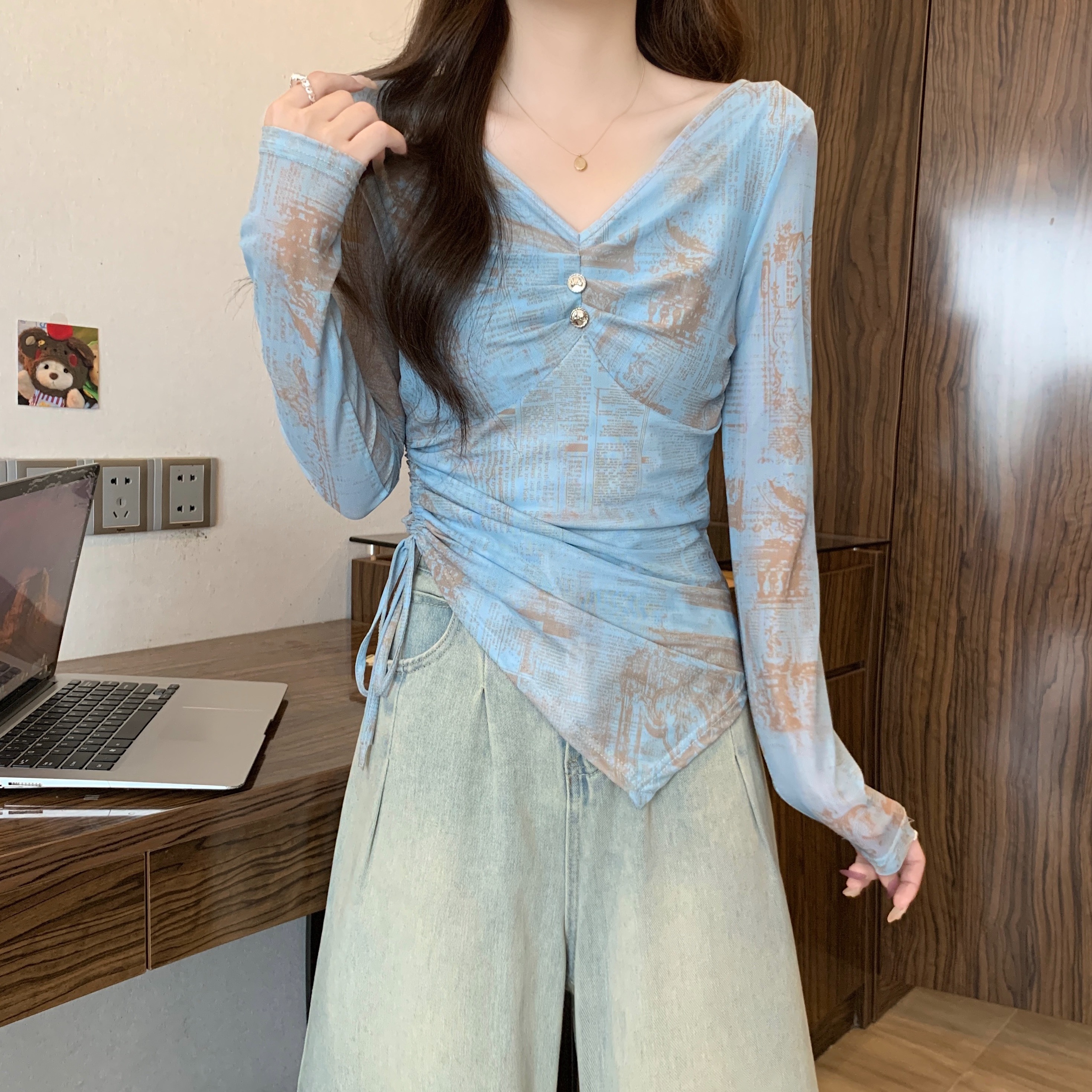 FA12393# 大码新款时尚蓝色扎染防嗮长袖T恤女薄款收腰别致绝美上衣 服裝批發女裝批發服飾貨源