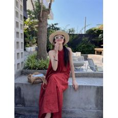 批发红色<b class='q'>提花</b>挂脖<b class='q'>连衣裙</b>女夏季度假风裙子宽松大摆a字长裙