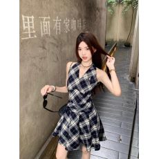 批发学院风v领无袖格子背心连衣裙子女夏季2026新款辣妹收腰气质短裙