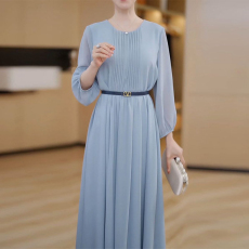 批发2026春夏新款洋气时尚高级感显瘦遮肚气质大码收腰过膝减龄<b class='q'>连衣裙</b>