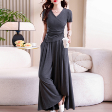 批发刘亦菲透气高弹塑形V领针织短袖上衣大摆高腰阔腿<b class='q'>裙裤</b>休闲套<b class='q'>装</b>