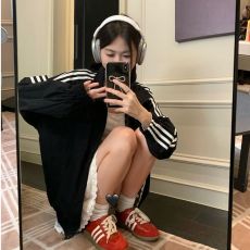 批发休闲<b class='q'>百搭</b>撞色运动<b class='q'>外套</b>女秋装2026新款小个子宽松通勤薄款翻领上衣