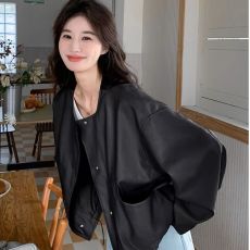 批发2026早季装新款设计感下摆抽绳棒球服皮衣外套女宽松休闲机车夹克