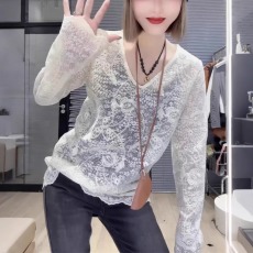 批发韩版温柔风V领蕾丝钩花打底衫女2025春秋季新款<b class='q'>中长款</b>气质蕾丝衫