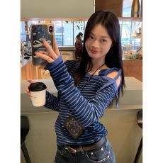 批发官图260克<b class='q'>条纹</b>长袖t恤女装2026新款露肩设计感修身<b class='q'>打底衫</b>斜领上衣