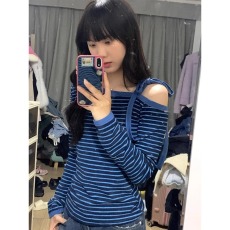 批发官图260克<b class='q'>条纹</b>长袖t恤女装2026新款露肩设计感修身<b class='q'>打底衫</b>斜领上衣