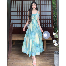 批发大码温柔风荷叶边油画长裙海边度假沙滩裙大裙摆吊带连衣裙女夏