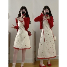 批发实拍 甜欲风红色印花吊带<b class='q'>连衣裙</b>女春<b class='q'>夏</b>收腰显瘦长短裙+开衫两件套