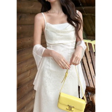 批发海边度假长裙新款miu里miu气穿搭小个子白色吊带<b class='q'>连衣裙</b>子两件套