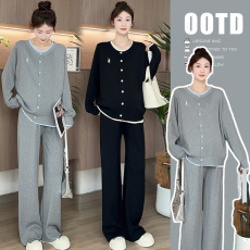 批发2026早春新款孕妇装时尚显瘦<b class='q'>休闲</b>宽松刺绣撞色圆领针织两件套