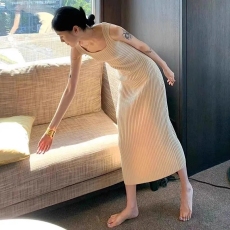 批发天猫抖音质量法式高级感无袖内搭<b class='q'>针织</b>吊带<b class='q'>连衣裙</b>女气质修身显瘦