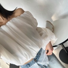 批发已出货      新款 纯色甜美露肩一字领灯笼袖长袖上衣