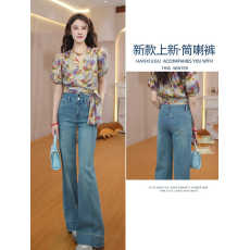 批发2026春季新款高腰显瘦<b class='q'>时尚</b>潮流微喇直筒牛仔<b class='q'>裤</b>女百搭今年流行长<b class='q'>裤</b>