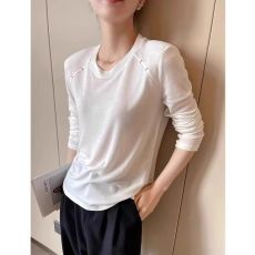 批发白色圆领长袖T恤女2026早春新款百搭<b class='q'>休闲</b>气质内搭打底上衣潮