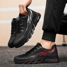 批发男士2025春季新款软底皮面休闲单鞋黑色<b class='q'>简约</b>舒适大码旅游阿甘皮鞋