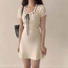 批发现有货韩国chic方领<b class='q'>甜美</b>法式麻花修身针织裙温柔风显瘦气质连衣裙